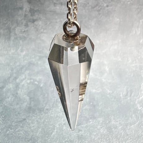 【ガネッシュヒマール産】天然ヒマラヤ水晶"手磨き加工"6角錐ペンデュラムペンダントトップ/Ganesh Himal Himalayan Quartz Pendulum Pendant Top