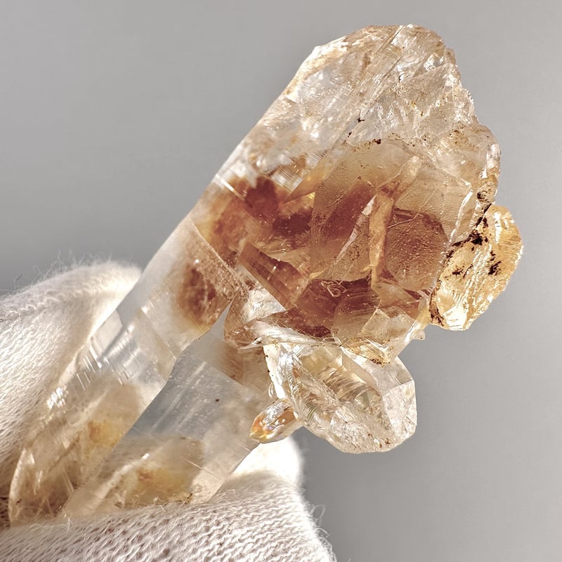 GaneshHimal細身 湾曲ありポイント ガネッシュヒマール産リモナイトインヒマラヤ水晶 ミニポイント 