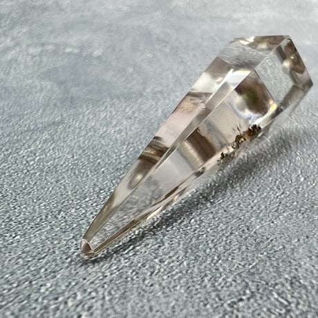 【ガネッシュヒマール産】天然ヒマラヤ水晶"手磨き加工"6角錐ペンデュラムペンダントトップ/Ganesh Himal Himalayan Quartz Pendulum Pendant Top