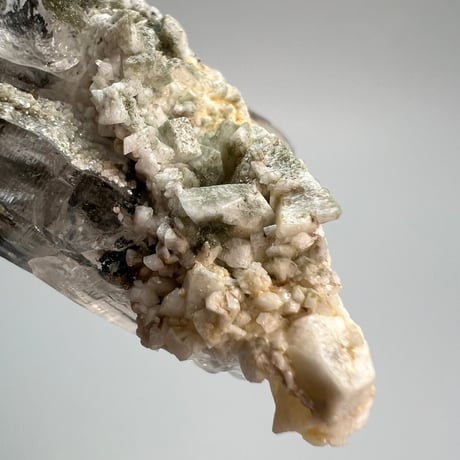 大特価【ガネッシュヒマール産】クローライトイン天然ヒマラヤ水晶/Ganesh Himal Chlorite in Himalayan Quartz