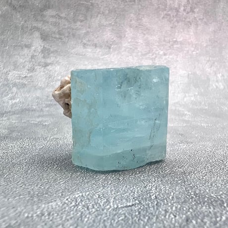 ネパール産【ヒマラヤアクアマリン】原石/Nepal Himalayan Aquamarine