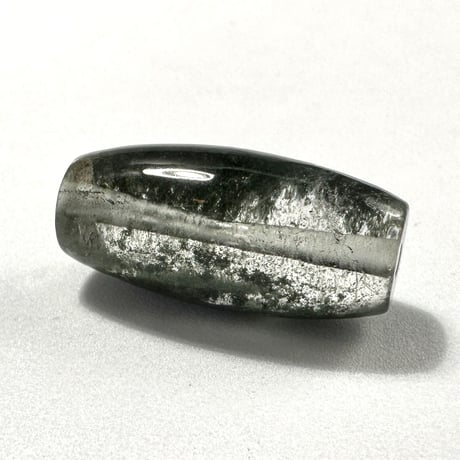 【ガネッシュヒマール産】ガネッシュヒマール産クローライトイン天然ヒマラヤ水晶 樽型ビーズ/Ganesh Himal Chlorite in Himalayan Quartz barrel beads