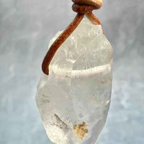 【カイラス産】天然ヒマラヤ水晶革紐付きペンダント⑦/Kailash Himalayan Quartz Pendant