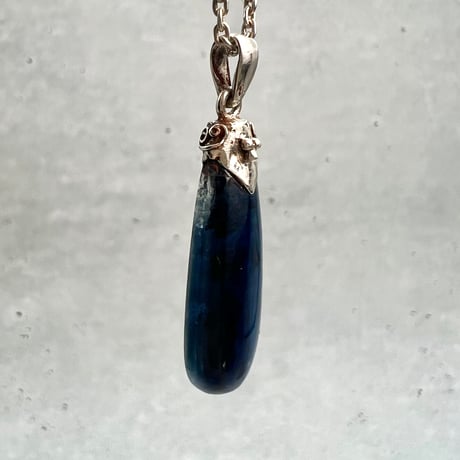 ネパール産天然ヒマラヤカイヤナイトS/V925ペンダントトップ/NEPAL Himalayan Kyanite S/V925 Pendant Top
