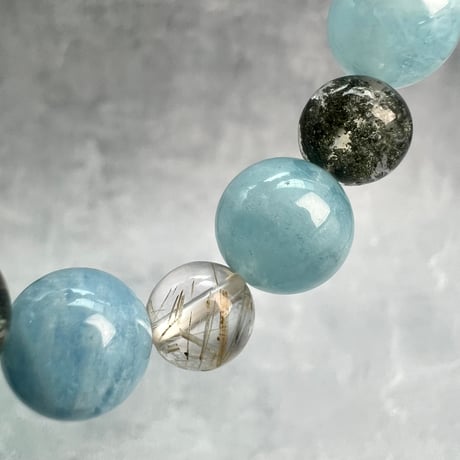 【デザインブレスレット】天然アクアマリン+ガネッシュヒマール産クローライトイン天然ヒマラヤ水晶/Aquamarine+Ganeshhimal Chlorite in H.Quartz Bracelet