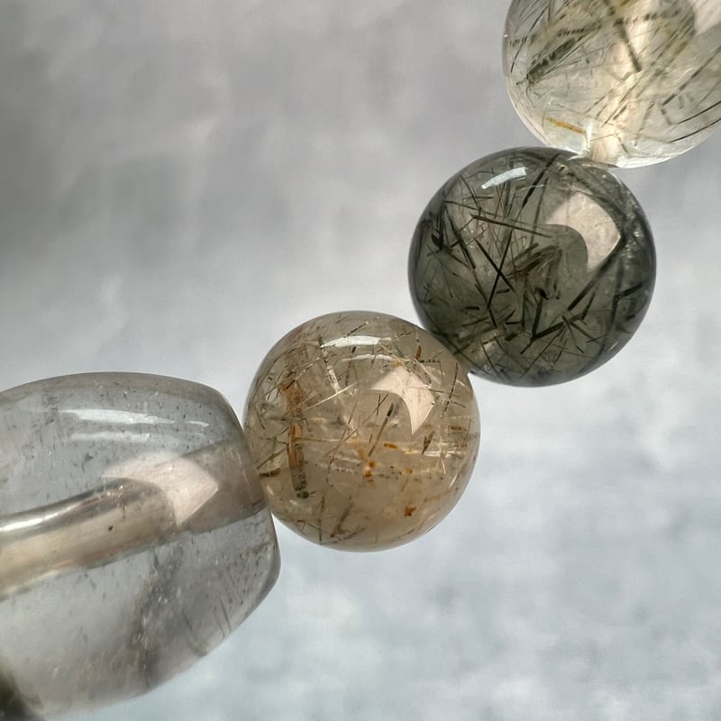 デザインブレスレット】ガネッシュヒマール産アクチノライト&クロー