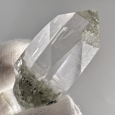【ガネッシュヒマール産】クローライトイン天然ヒマラヤ水晶ミニポイント"CC"/Ganesh Himal Chlorite in Himalayan Quartz Mini Point