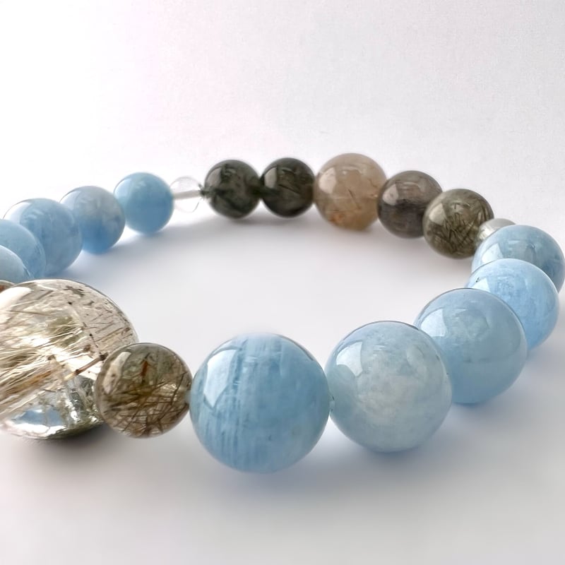 天然アクアマリンガネーシュヒマール産クローライト&アクチノライト