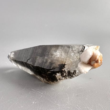 【ガネッシュヒマール産】クローライトイン天然ヒマラヤ水晶ミニポイント"YY"/Ganesh Himal Chlorite in Himalayan Quartz mini Point