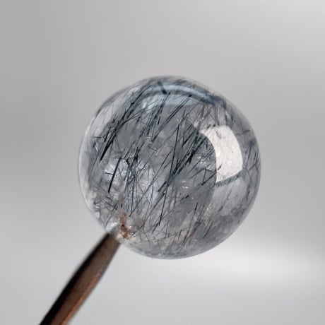 【ガネッシュヒマール産】11mm"手磨き加工"アクチノライトイン天然ヒマラヤ水晶ビーズ/Ganesh Himal Actinolite in Himalayan Quartz Round Beads