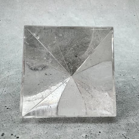 【ガネッシュヒマール産】天然ヒマラヤ水晶ピラミッド/Ganesh Himal Himalayan Quartz Pyramid