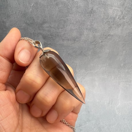 【ガウリシャンカール産】天然ヒマラヤスモーキークォーツ"手磨き加工"ペンダント/ペンデュラム/Gauri Shankar Himalayan Smoky Quartz pendant Pendulum
