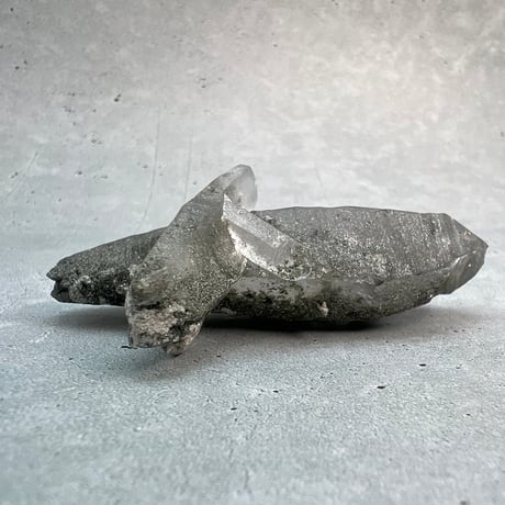 【ガネッシュヒマール産】クローライトイン天然ヒマラヤ水晶ポイント/Ganesh Himal Chlorite in Himalayan Quartz Point