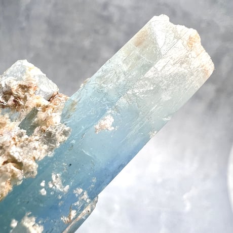 ネパール産【ヒマラヤアクアマリン】原石/Nepal Himalayan Aquamarine