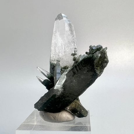 【ガネッシュヒマール産】クローライトイン天然ヒマラヤ水晶ミニクラスター/Ganesh Himal  Chlorite in Himalayan Quartz Mini Cluster