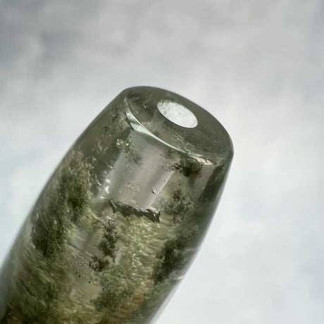 【ガネッシュヒマール産】クローライトイン天然ヒマラヤ水晶 樽型ビーズ/Ganesh Himal Chlorite in Himalayan Quartz barrel beads