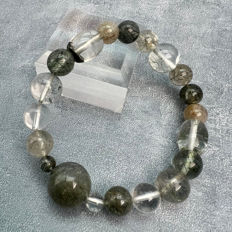 デザインブレスレット】ガネッシュヒマール産アクチノライト&クロー