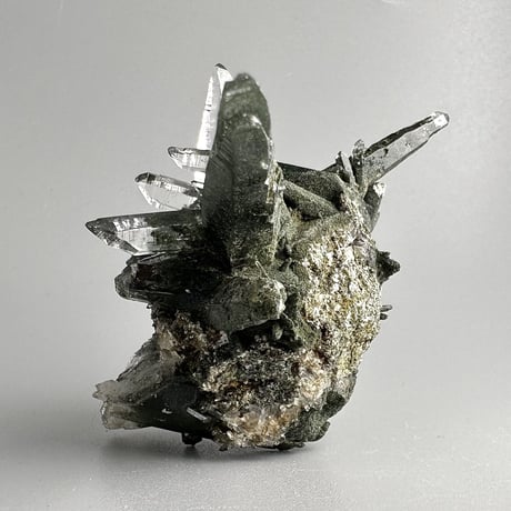 ガネッシュヒマール産クローライト&リモナイト入り天然ヒマラヤ水晶 クラスター③ Ganesh Himal  Chlorite&Limonite in Himalayan Quartz Cluster