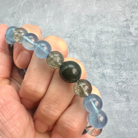 【デザインブレスレット】天然アクアマリン×ガネッシュヒマール産天然ヒマラヤ水晶/Aquamarine×Ganeshhimal Chlorite in Himalayan Quartz