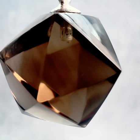 【ガウリシャンカール産】天然ヒマラヤ水晶"手磨き加工"イコサヘドロン"ペンダントトップ①/GauriShankar Himalayan Quartz "Icosahedron"Pendant Top