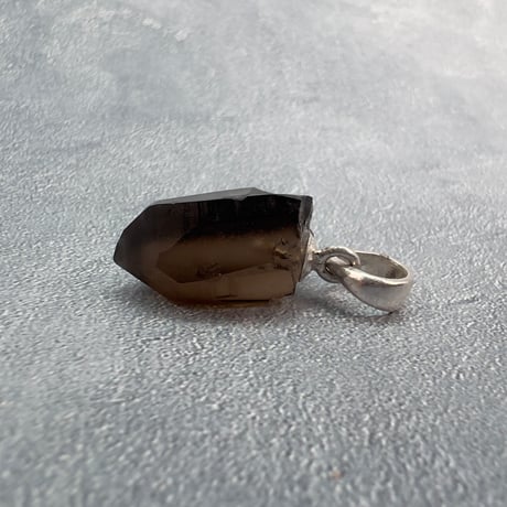 【ガウリシャンカール産】天然ヒマラヤスモーキークォーツ バチカン付きペンダントトップ③/Gaurishankar Himalayan Smoky Silver925 pendant top