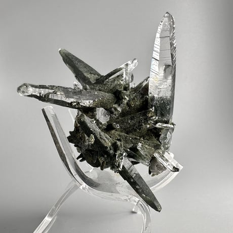 ガネッシュヒマール産クローライト&リモナイト入り天然ヒマラヤ水晶 クラスター③ Ganesh Himal  Chlorite&Limonite in Himalayan Quartz Cluster