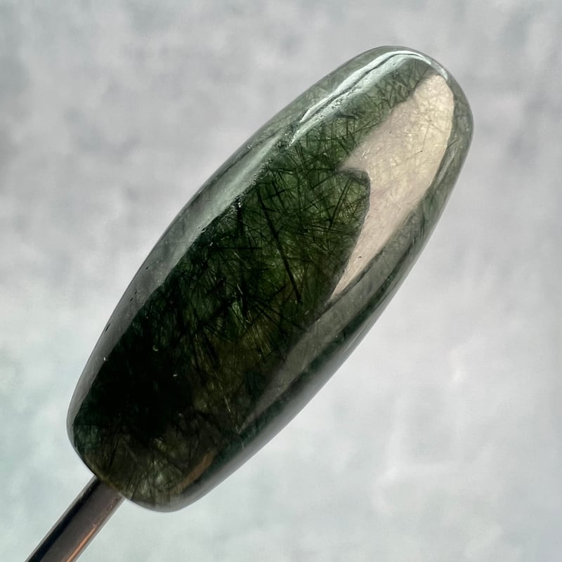 ガネッシュヒマール産】アクチノライトイン天然ヒマラヤ水晶 樽型