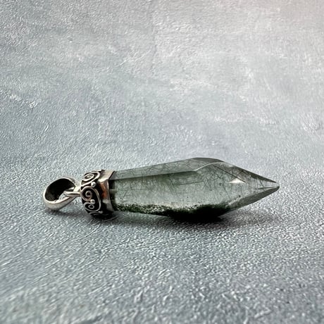 【ガネッシュヒマール産】アクチノライト&クローライト天然ヒマラヤ水晶ペンダントトップ⑥/Ganesh Himal Actinorite in Himalayan Quartz Pendant Top