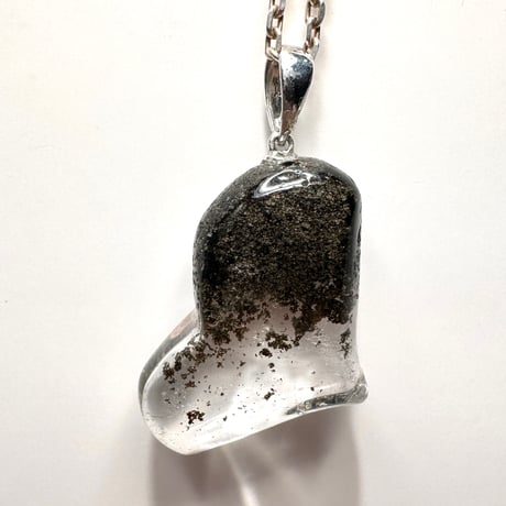 【ガネッシュヒマール産】クローライトイン天然ヒマラヤ水晶ハート型ペンダントトップ/GaneshHimal Chlorite in Himalayan Quartz Heart Pendant Top