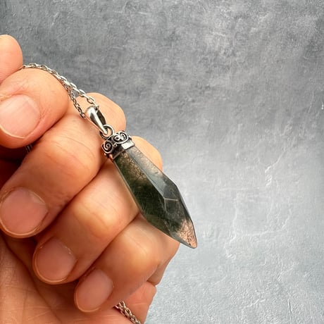 【ガネッシュヒマール産】アクチノライト&クローライト天然ヒマラヤ水晶ペンダントトップ⑥/Ganesh Himal Actinorite in Himalayan Quartz Pendant Top