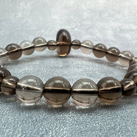 【ガウリシャンカール産】天然ヒマラヤスモーキークォーツ"勾玉"デザインブレスレット/GauriShankar Himalayan Smoky Quartz "Magatama"Bracelet