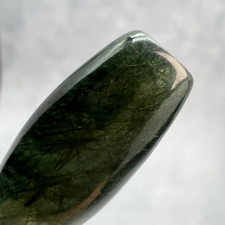 【ガネッシュヒマール産】アクチノライトイン天然ヒマラヤ水晶 樽型ビーズ/Ganesh Himal Actinolite in Himalayan Quartz barrel beads