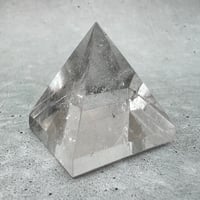 【ガネッシュヒマール産】天然ヒマラヤ水晶ピラミッド/Ganesh Himal Himalayan Quartz Pyramid