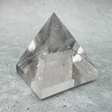 【ガネッシュヒマール産】天然ヒマラヤ水晶ピラミッド/Ganesh Himal Himalayan Quartz Pyramid