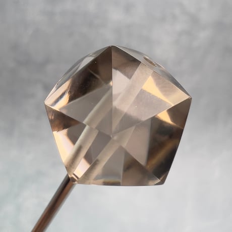 【ガウリシャンカール産】天然ヒマラヤスモーキークォーツ"手磨き加工"イコサヘドロン"ビーズ/GauriShankar Smoky Quartz "Icosahedron"Beads