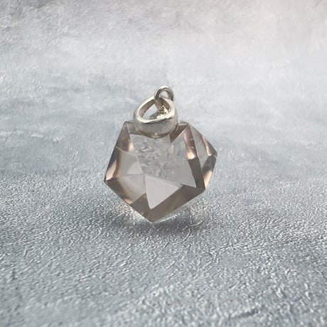 【ガネッシュヒマール産】天然ヒマラヤ水晶"手磨き加工"イコサヘドロン"ペンダントトップ/Ganesh Himal Himalayan Quartz "Icosahedron"Pendant Top