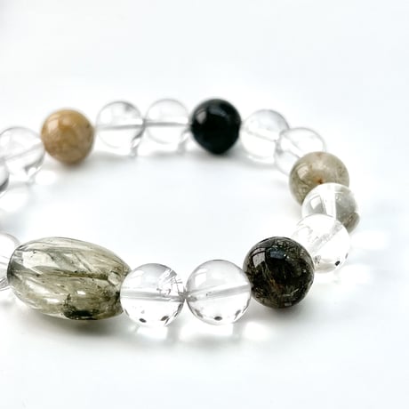 【デザインブレスレット】ガネッシュヒマール産"手磨き加工"アクチノライトインヒマラヤ水晶/Ganesh Himal Actinolite in Himalayan Quartz Bracelet
