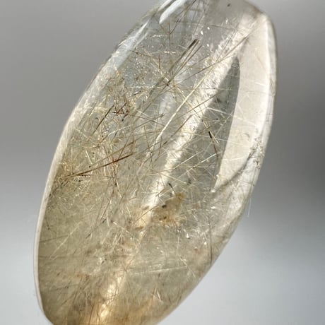 【ガネッシュヒマール産】アクチノライトイン天然ヒマラヤ水晶 樽型ビーズ/Ganesh Himal Actinolite in Himalayan Quartz barrel beads