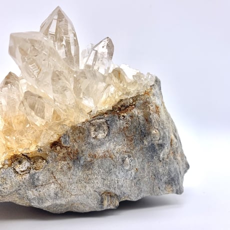 【ガネッシュヒマール産】ガーネットインヒマラヤ水晶クラスター /Ganesh Himal Garnet in Himalayan Quartz