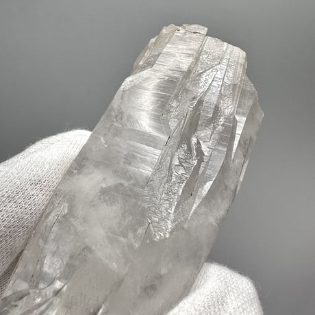 マカルー産天然ヒマラヤ水晶ポイント Makalu  Himalayan Quartz Point