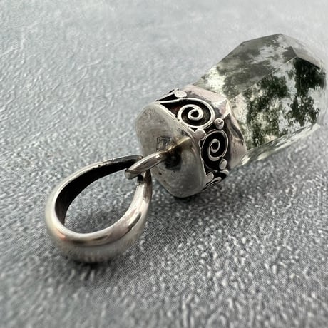 【ガネッシュヒマール産】アクチノライト&クローライト天然ヒマラヤ水晶ペンダントトップ①/Ganesh Himal Actinorite in Himalayan Quartz Pendant Top