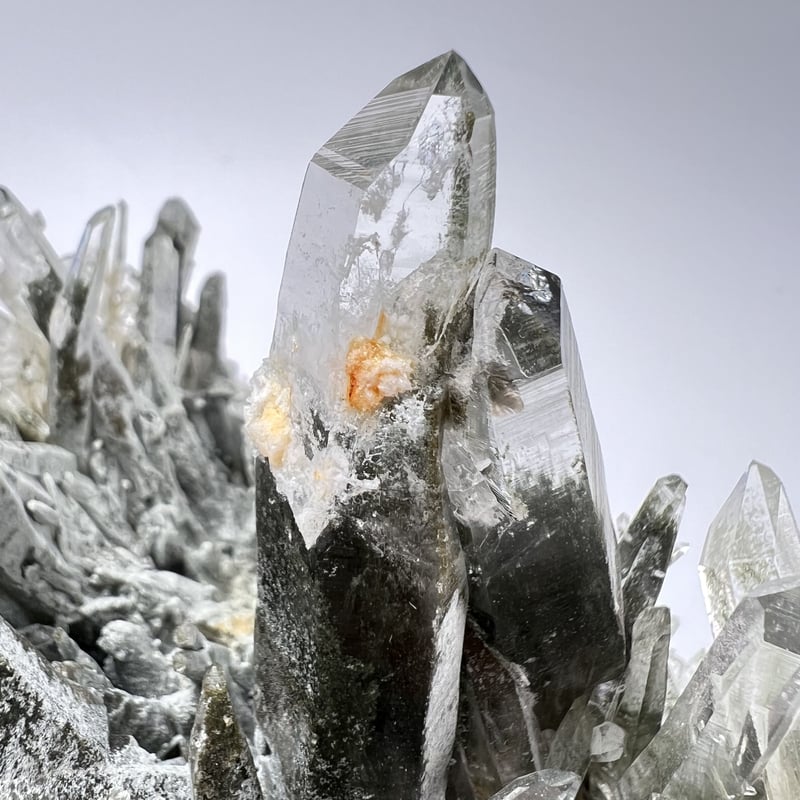 ガネーシュヒマール産 アクチノライトインクォーツ