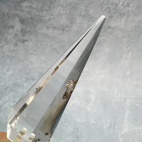 【ガネッシュヒマール産】天然ヒマラヤ水晶"手磨き加工"6角錐ペンデュラムペンダントトップ/Ganesh Himal Himalayan Quartz Pendulum Pendant Top