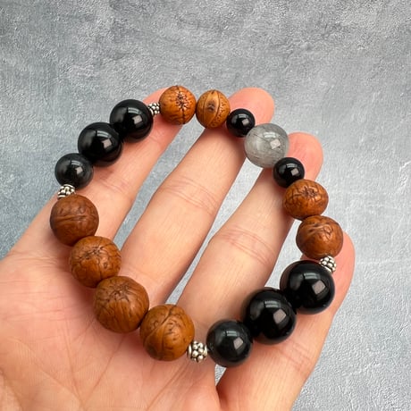 【デザインブレスレット】鳳眼菩提樹×チベット産モリオン×ガネッシュヒマール産アクチノライト/Phoenix Eye Bodhi Seed×Tibetan Morion×Ganesh Himal