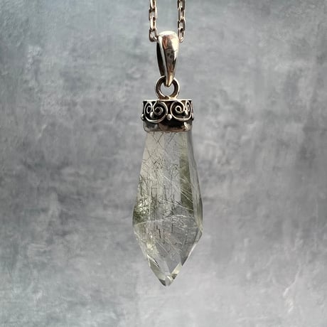【ガネッシュヒマール産】アクチノライトイン天然ヒマラヤ水晶ペンダントトップ⑤/Ganesh Himal Actinorite in Himalayan Quartz Pendant Top