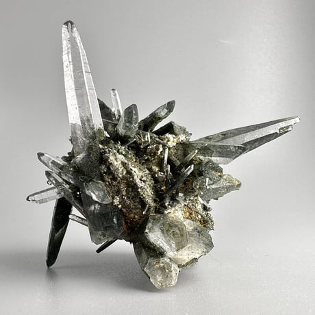 ガネッシュヒマール産クローライト&リモナイト入り天然ヒマラヤ水晶 クラスター③ Ganesh Himal  Chlorite&Limonite in Himalayan Quartz Cluster
