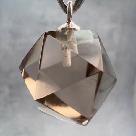 【ガウリシャンカール産】天然ヒマラヤ水晶"手磨き加工"イコサヘドロン"ペンダントトップ②/GauriShankar Himalayan Quartz "Icosahedron"Pendant Top