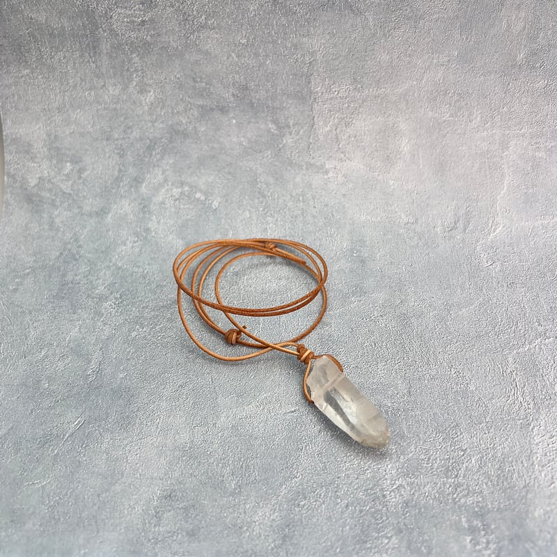 カイラス産】天然ヒマラヤ水晶革紐付きペンダント⑥/Kailash Himalayan