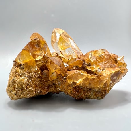 【ガネッシュヒマール産】リモナイトイン天然ヒマラヤ水晶クラスター/ Ganesh Himal Limonite in Himalayan Quartz Cluster