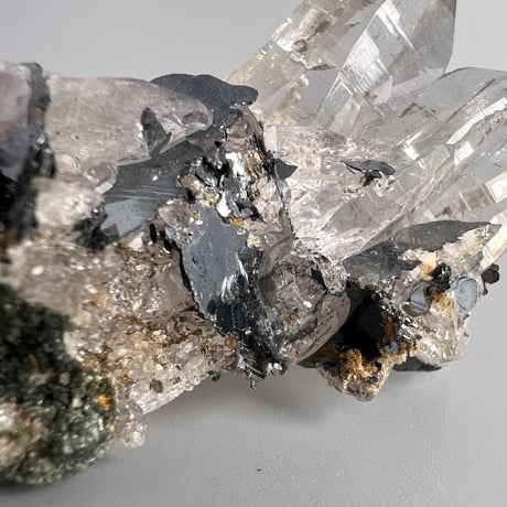 【ガネッシュヒマール産】ヘマタイトイン天然ヒマラヤ水晶/Ganesh Himal hematite in Himalayan Quartz